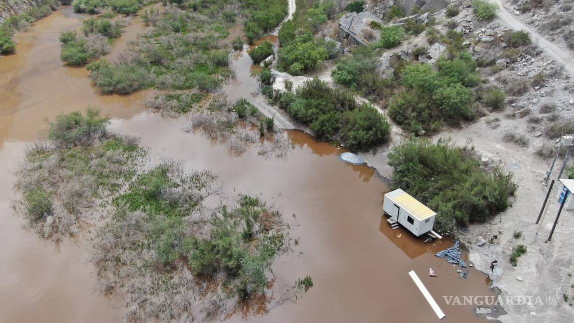 Lluvias en Nuevo León generan agua hacia la presa Rompepicos