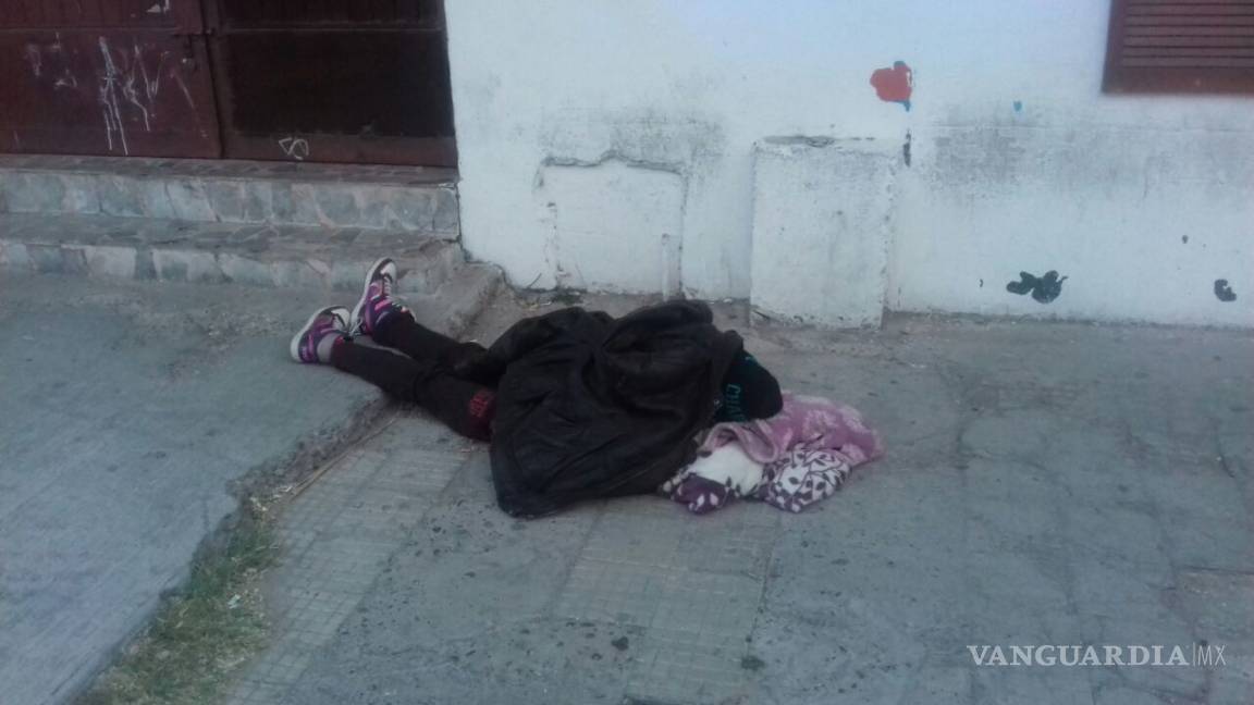 Joven muere por infarto mientras esperaba taxi en Torreón