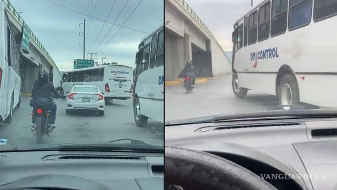Denuncian a conductores ‘gandalla’ de Saltillo; transporte de personal casi atropella a motociclista
