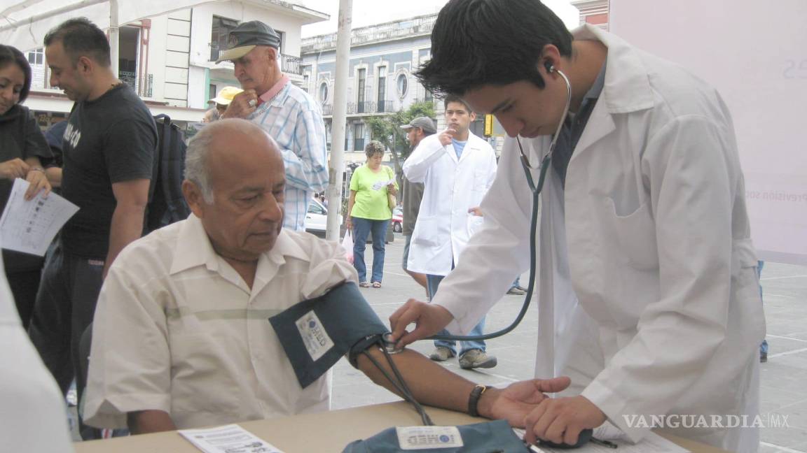 Estudiantes de medicina, a clases en Ciudad de México