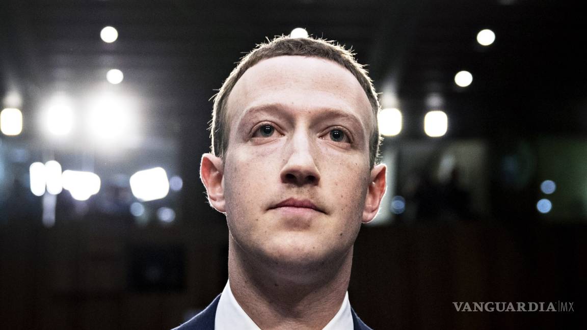 Mark Zuckerberg admitió que sus datos también fueron usados por Cambridge Analytica