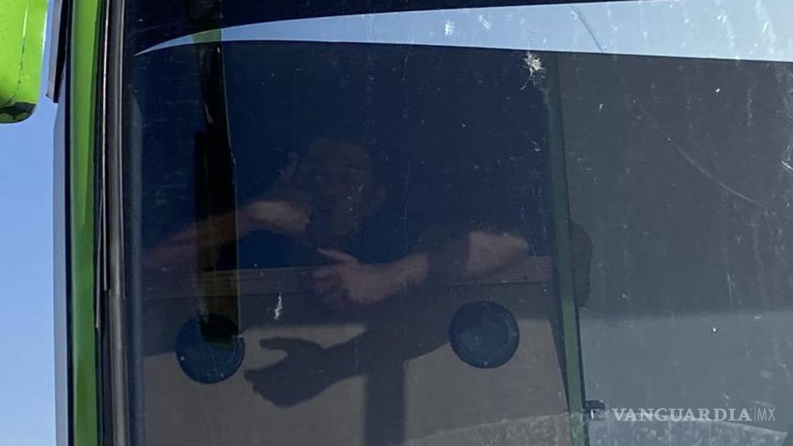 $!Los afectados lograron abrir una ventana, para informar a la prensa.