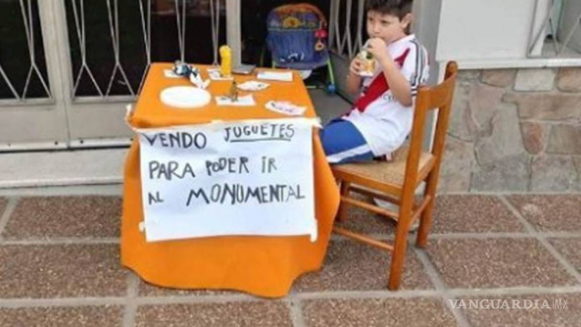 River Plate cumple el sueño de niño que vendía juguetes para asistir al Monumental