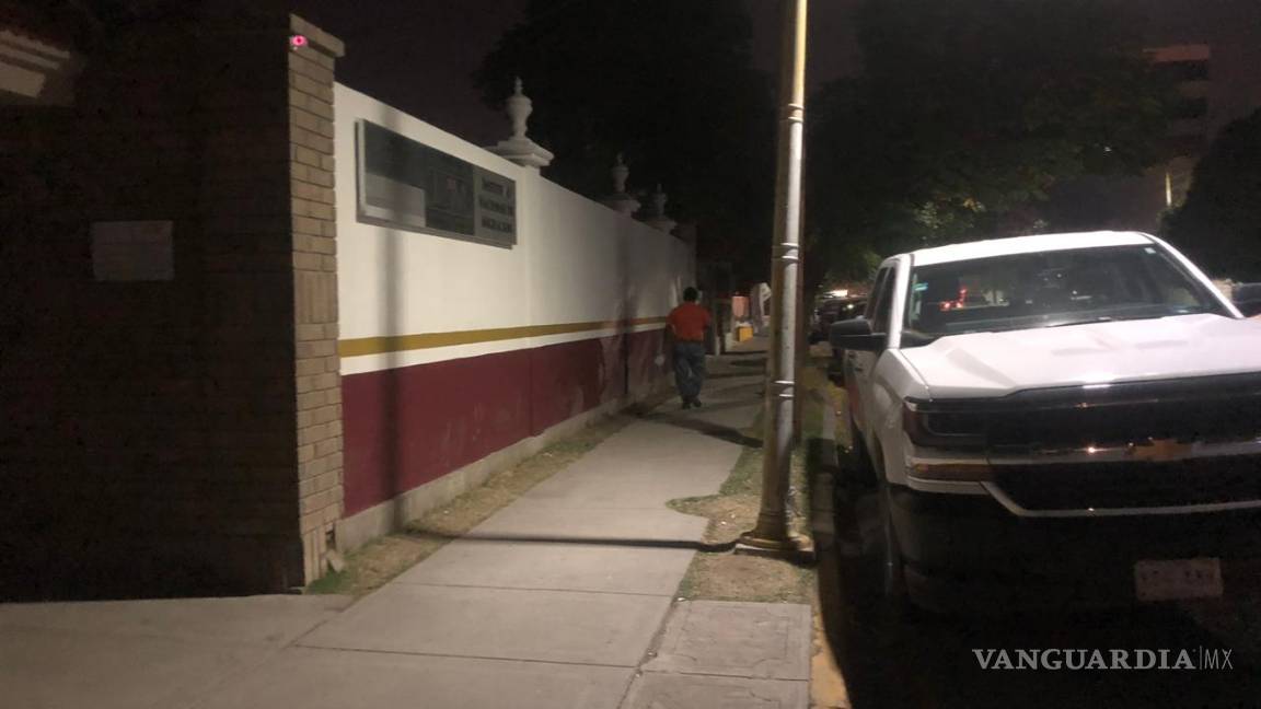 $!Arrestan a 11 migrantes tras pelea en delegación del INM en Saltillo