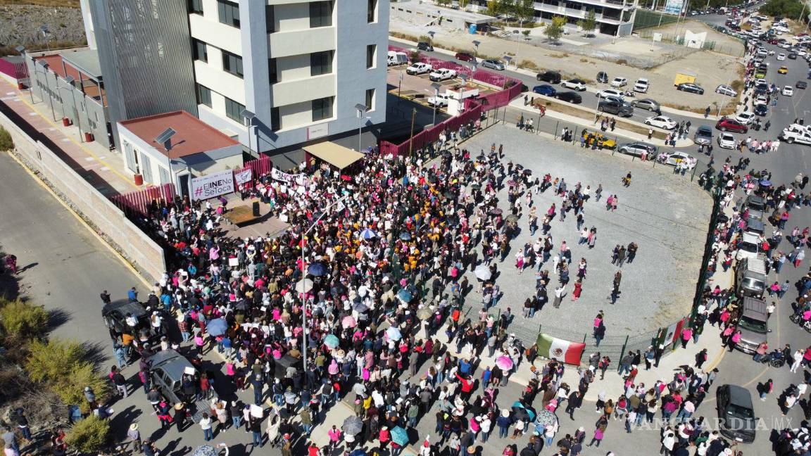 $!Fue convocada por miembros de organizaciones y de los grupos parlamentarios que conforman la oposición contra Morena, como son el PRI, el PAN y el PRD.