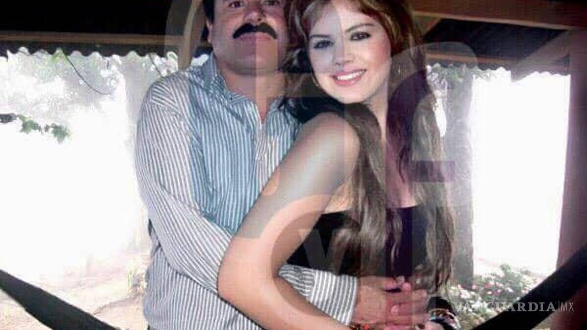 $!Las fotos de la joven con el capo surgieron en 2015 demostrando la relación entre Guzmán y ‘La Gringuita’