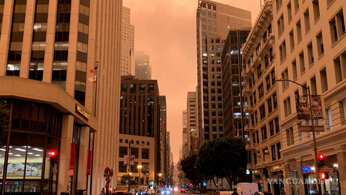 $!Incendios forestales pintan de un color naranja apocalíptico el cielo de San Francisco