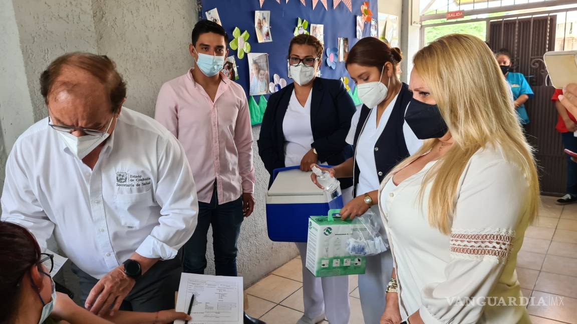 Inicia vacunación a personal de guarderías en Torreón