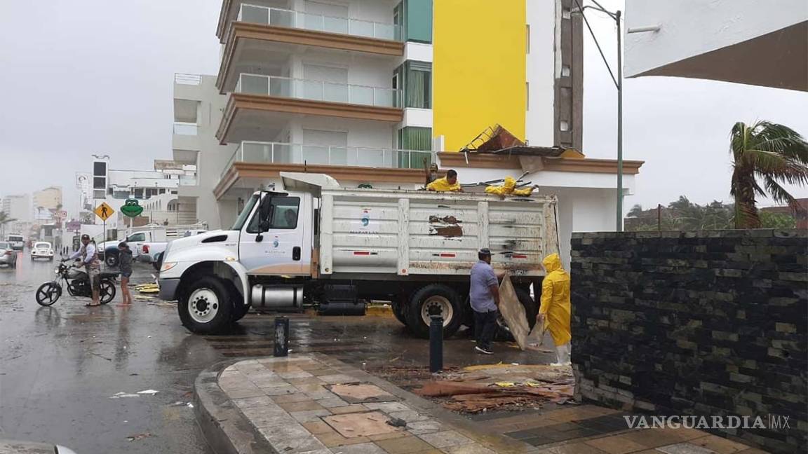 $!Mayor embate de 'Narda' se sentirá en Mazatlán esta tarde: alcalde