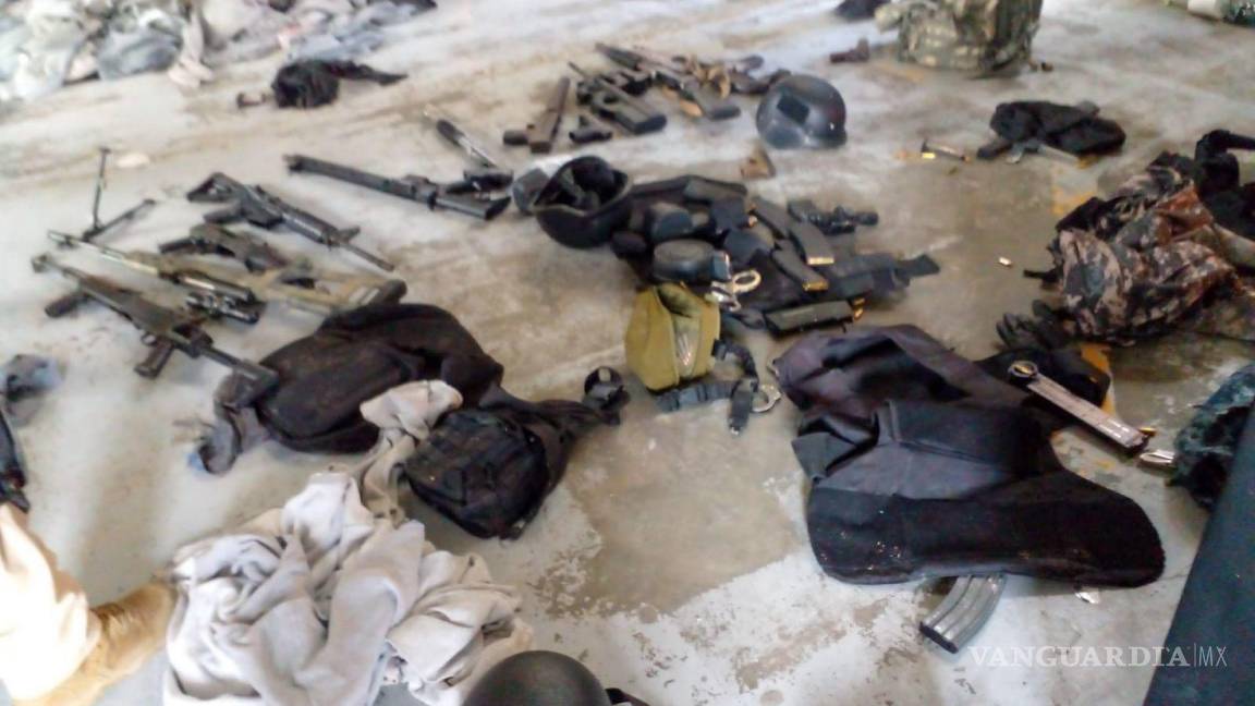 $!En la celda de “El Neto”, ubicada en el área cinco, módulo 18, pasillo uno, número dos, se encontraron además 10 armas largas, cargadores de distintos calibres y decenas botellas de bebidas alcohólicas.