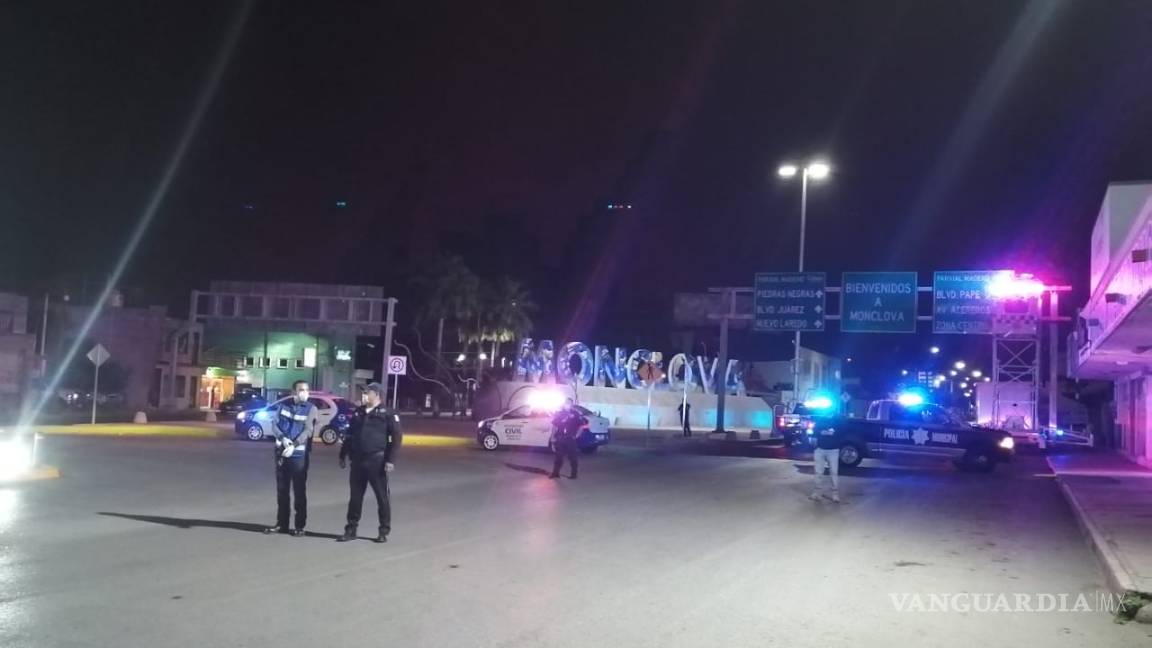 $!Sellan Monclova por casos de COVID-19; fuerzas de seguridad bloquean accesos para evitar propagación
