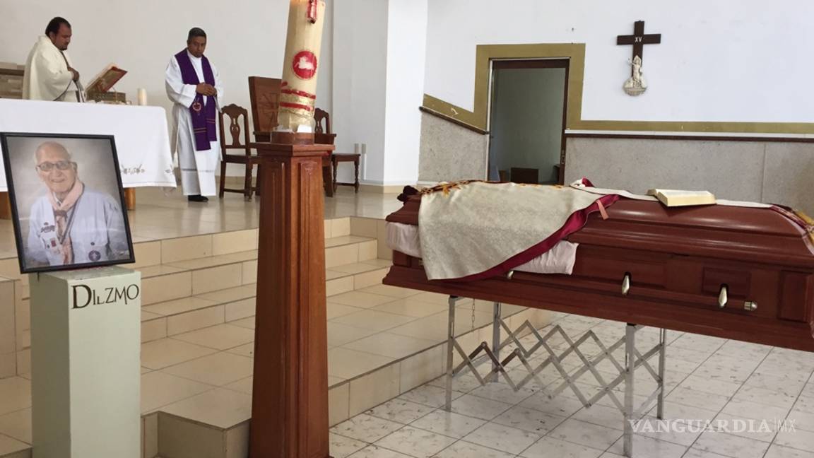 $!Dan el último adiós al padre Antonio Elizondo