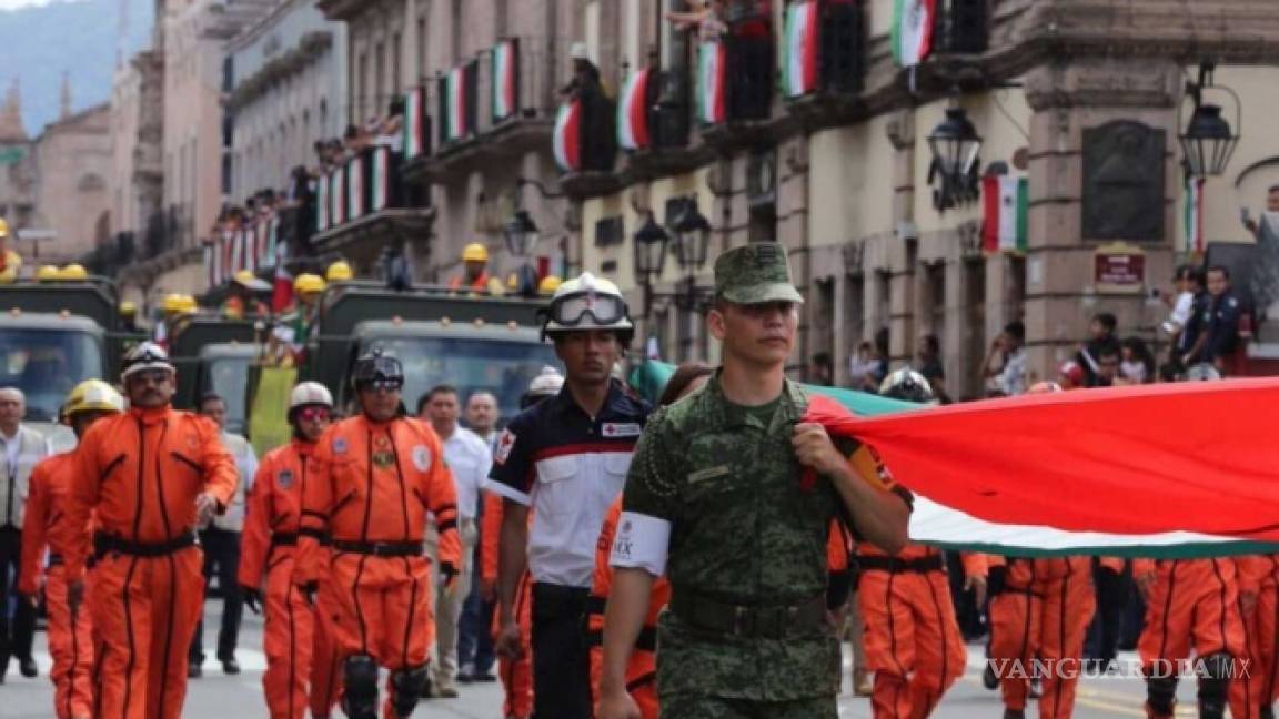 Marcha brigada de topos en desfile militar de Michoacán