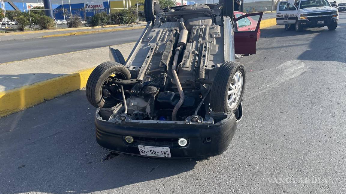 Accidente vial en el periférico Luis Echeverría Álvarez de Saltillo causa cierre de tráfico