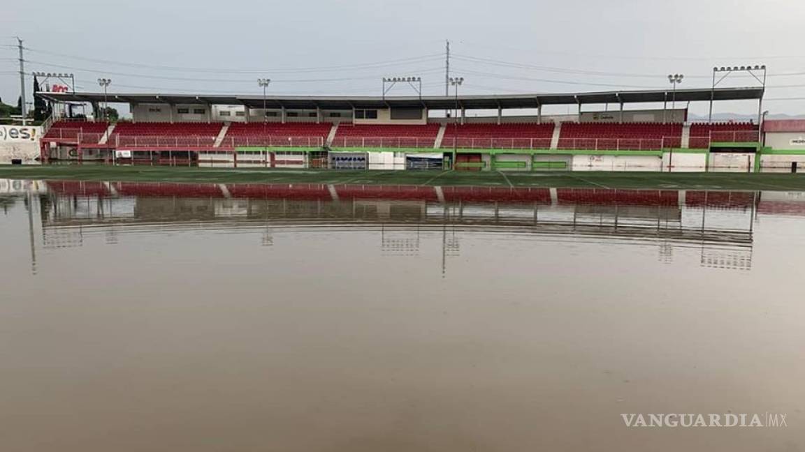 Como cada año, el Estadio Olímpico de Saltillo se inunda por las fuertes lluvias