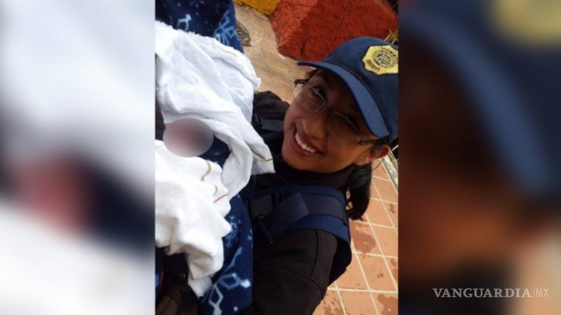 Ayuda policía a parir a una mujer en la Álvaro Obregón