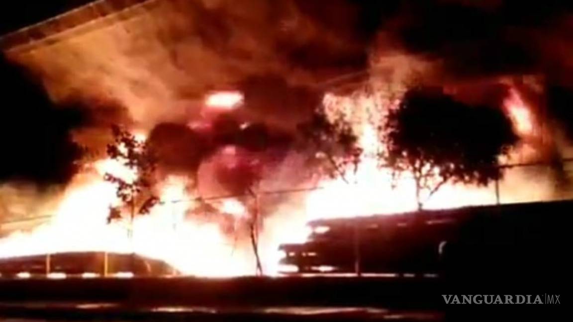 Se registra fuerte incendio en Bordo de Xochiaca