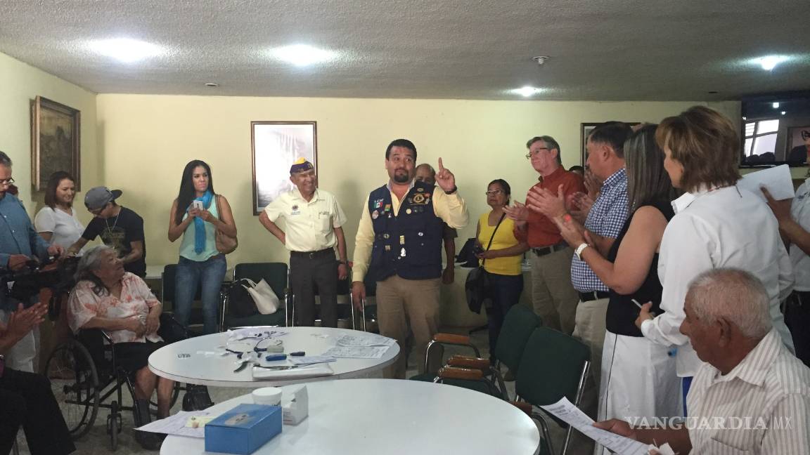 $!Entrega Saltillo aparatos auditivos