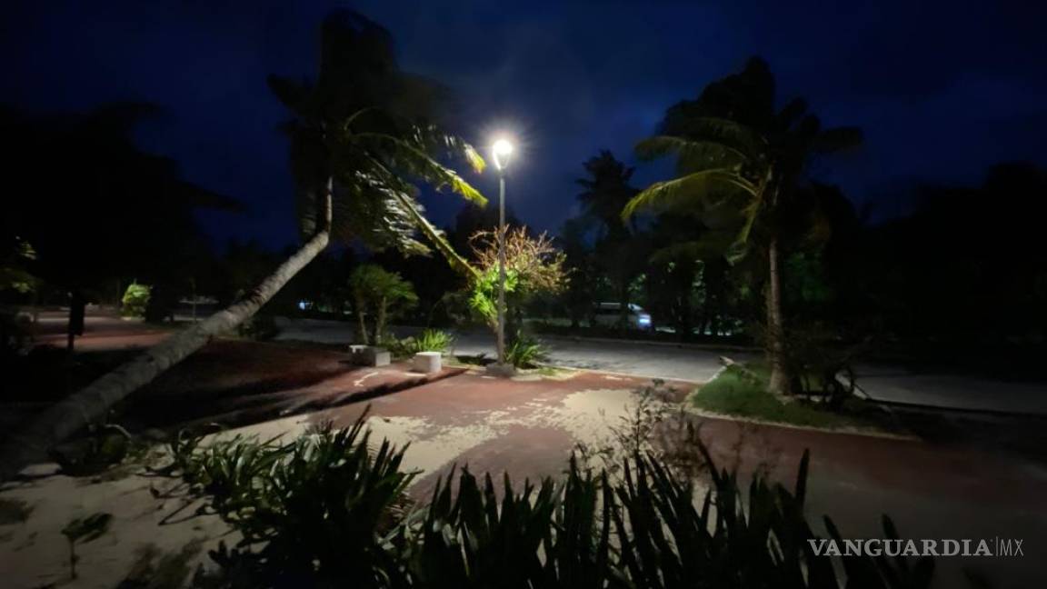 Impactantes escenas del huracán Zeta que ya tocó tierra en Cozumel, Quintana Roo