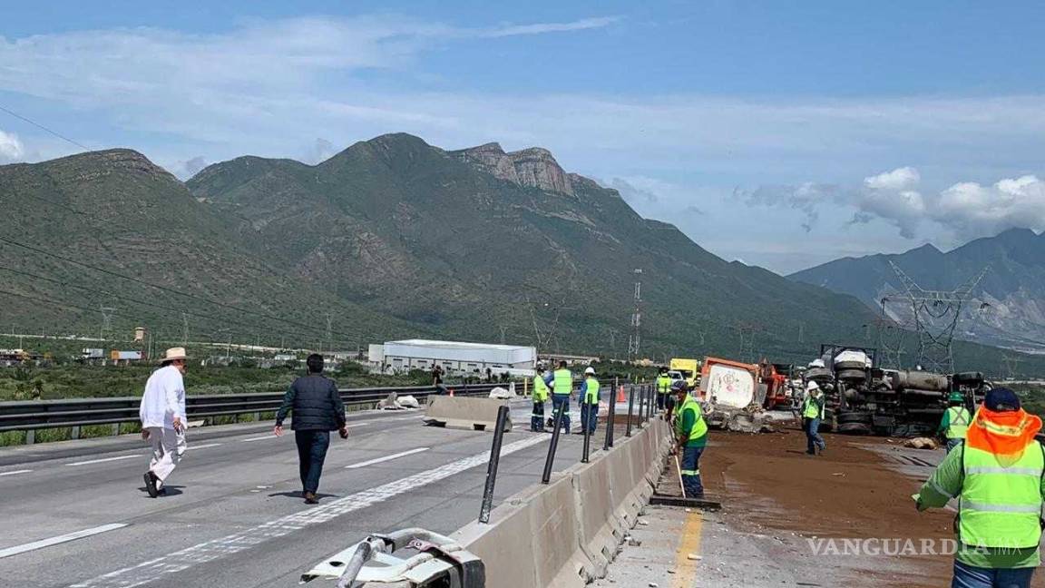 Reabren autopista Saltillo-Monterrey en ambos sentidos tras accidente de tráiler