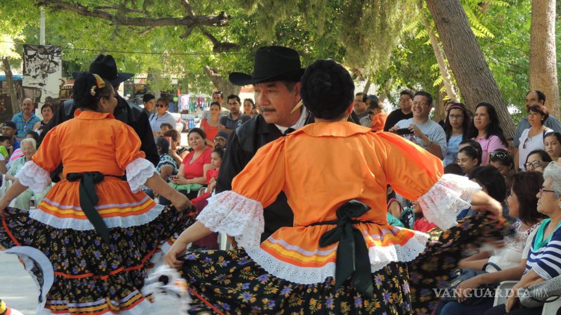 Danzas folclóricas resaltan sitios icónicos sanbonenses