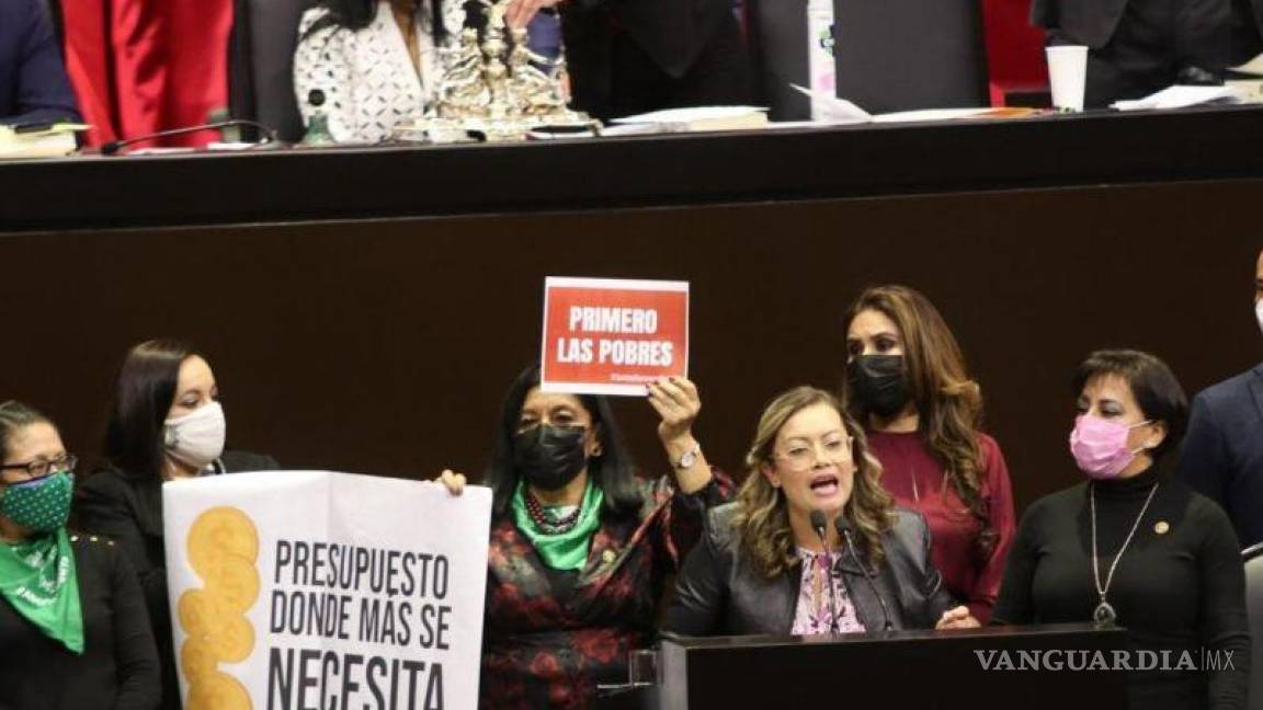 Ex-diputadas feministas llaman a evitar insultos