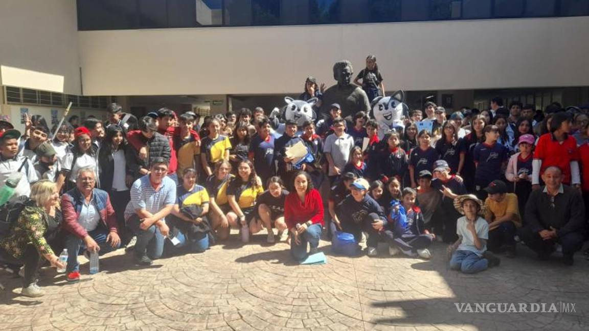 $!Las botargas universitarias animarán el ambiente mientras los pequeños “astronautas” despliegan su ingenio en el concurso de cohetes de la UAdeC.