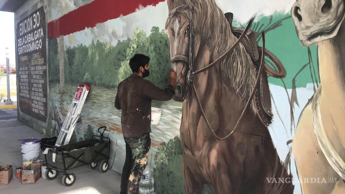 Realizan mural en Sabinas en conmemoración de 30 años de cabalgata Santo Domingo-Sabinas