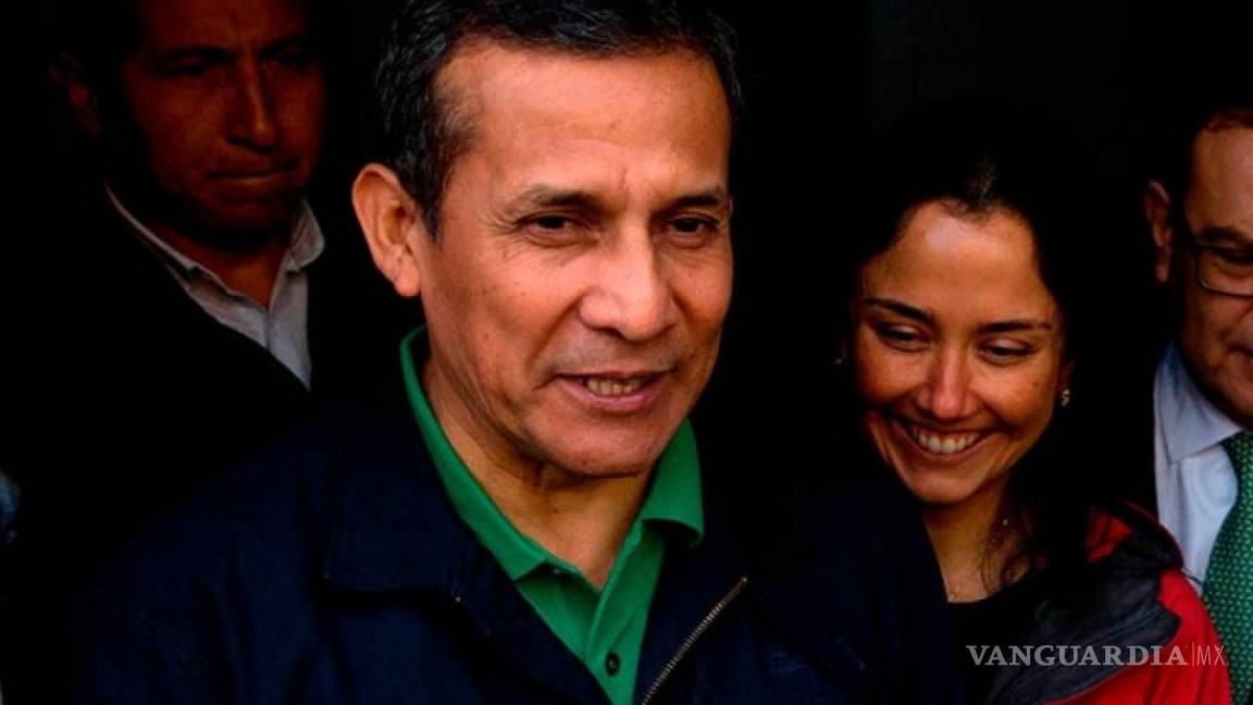 Expresidente peruano Ollanta Humala y su esposa salen de prisión