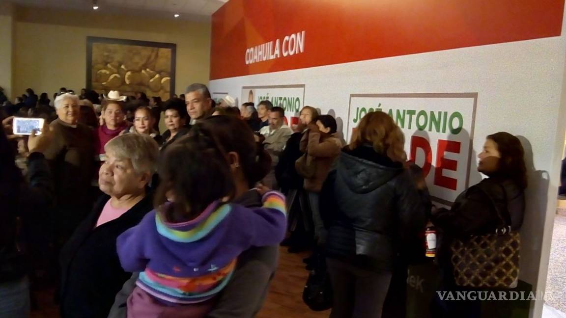 $!'Madrugan' militantes priistas para ver a José Antonio Meade en Saltillo