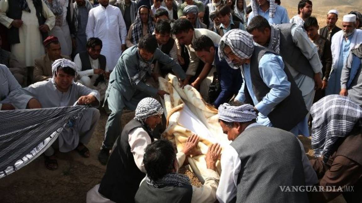 EI ataca a talibanes durante un funeral en Afganistán