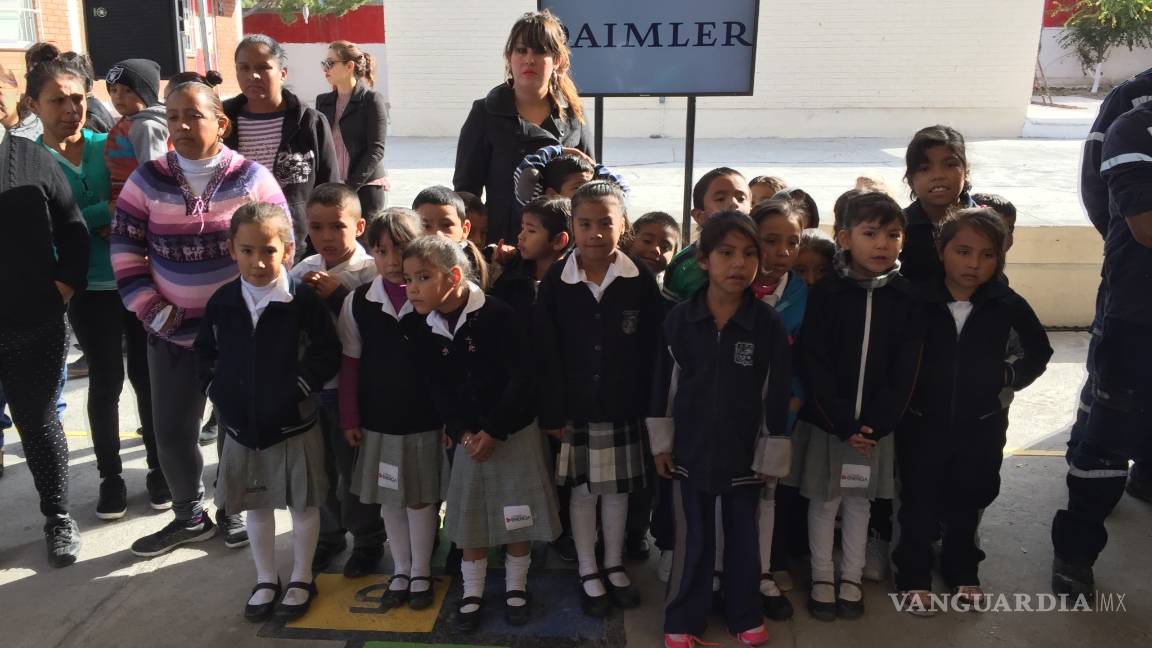 $!Daimler apoya con mantenimiento a escuelas en Saltillo