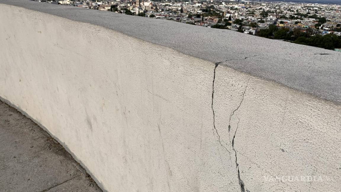 Terraplén del Mirador de Saltillo se cuartea