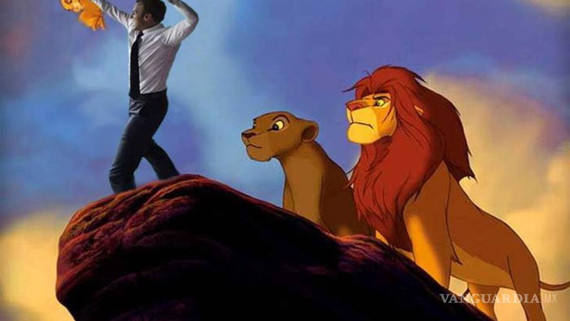 $!¿Recuerdan la foto de Macron festejando un gol de Francia? El internet se encargó de 'tunearla'