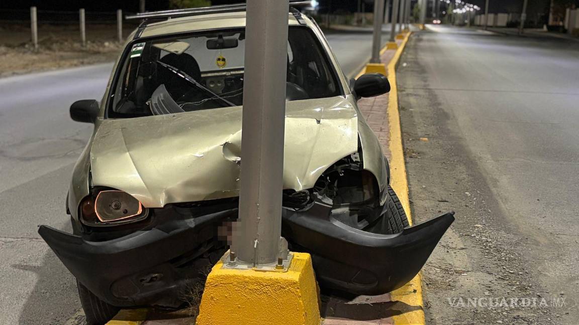 $!Autoridades trasladaron la unidad a un corralón mientras buscan al propietario.