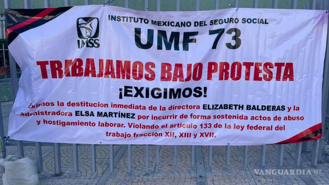Protesta personal médico en UMF 73 del IMSS en Saltillo; piden destituir a directora y administradora