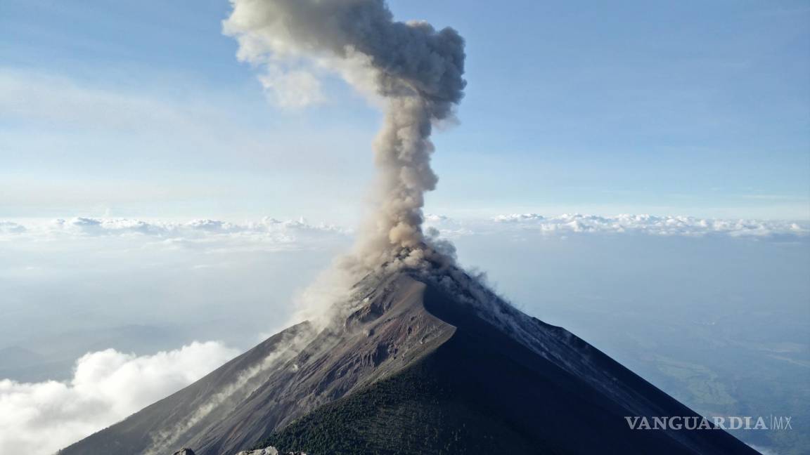 Volcán ‘Marapi’ hizo erupción en Indonesia y Japón alerta por posible Tsunami