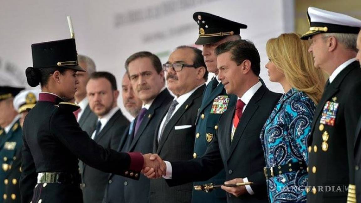 Peña Nieto reconoce labor de Fuerzas Armadas tras sismo