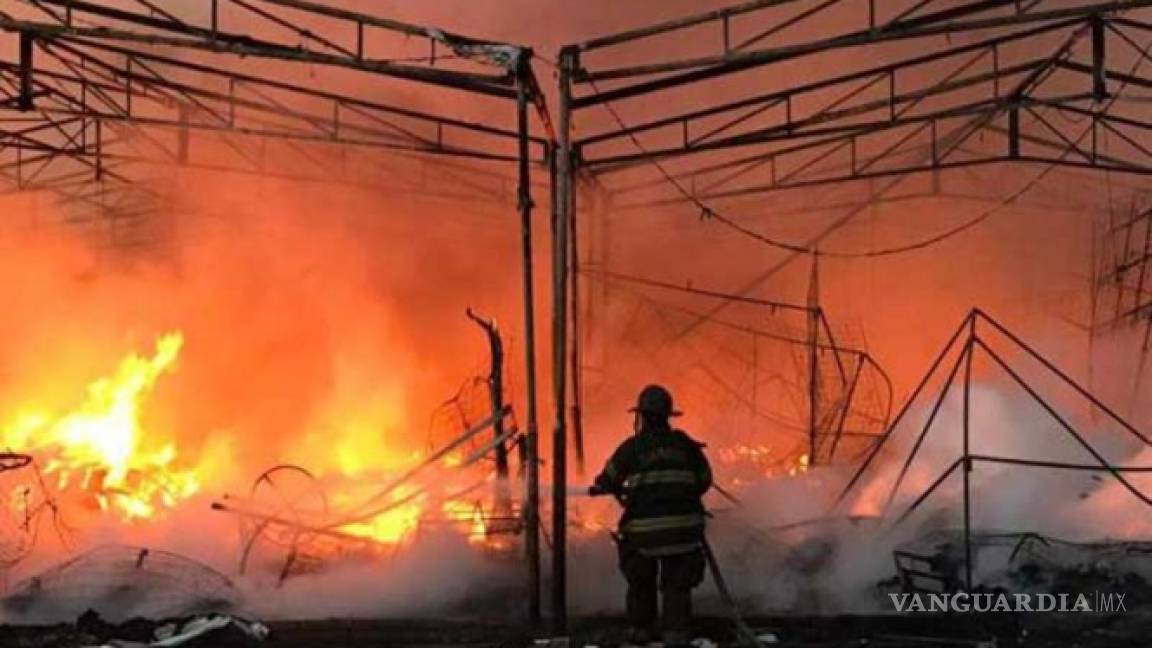 Presuntos extorsionadores incendian Expo Moroleón