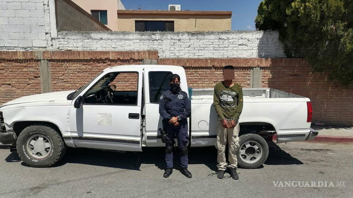 Detienen a hombre por robo de camioneta tras persecución en Saltillo; un involucrado escapa
