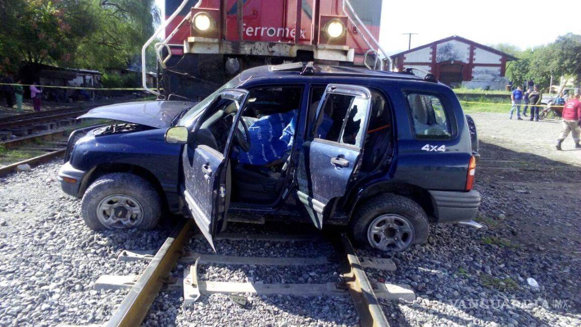 Abuelo pierde la vida al ser impactada por el tren la unidad en que viajaba, en Montemorelos, NL