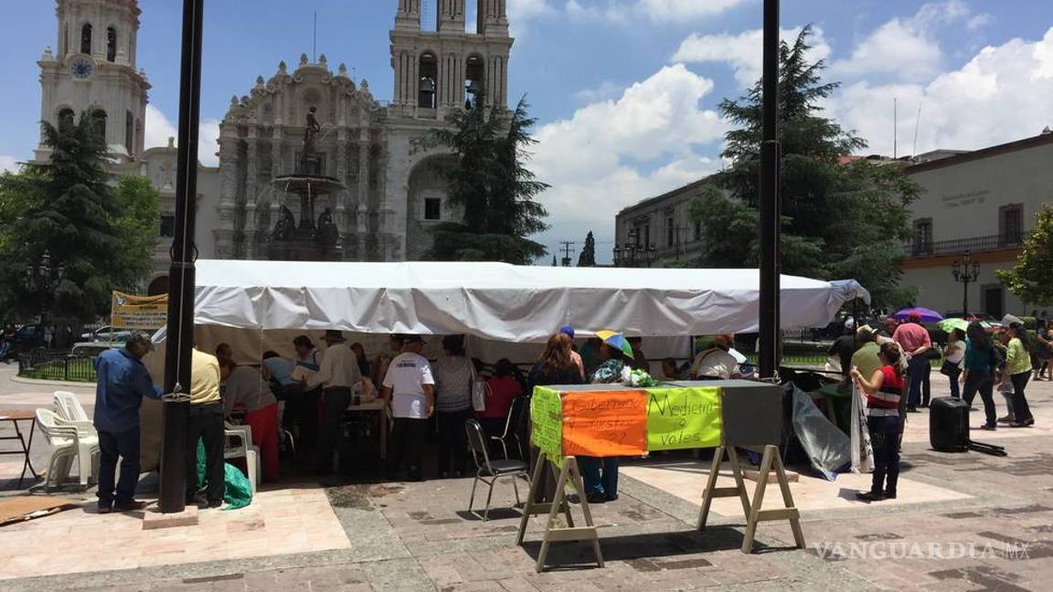 $!Maestros retiran plantón de Plaza de Armas de Saltillo