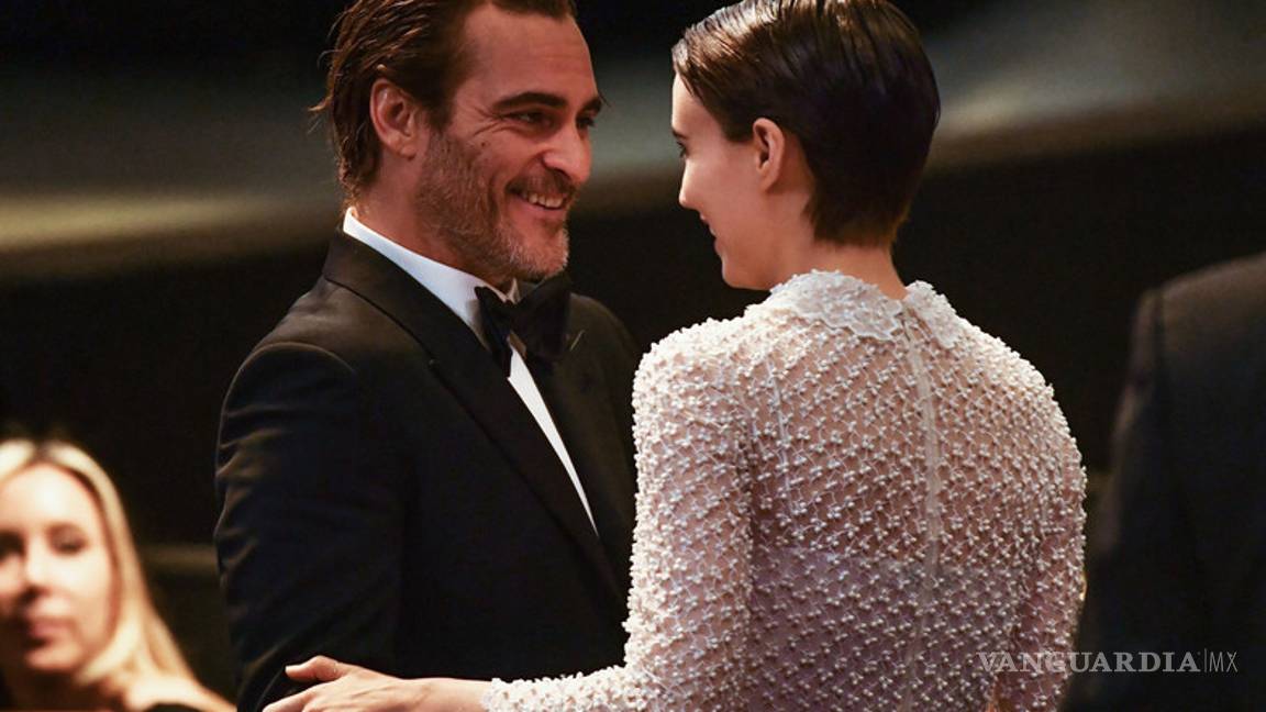 $!¿Quién es la novia de Joaquin Phoenix?, el hombre del momento tras el 'Joker'