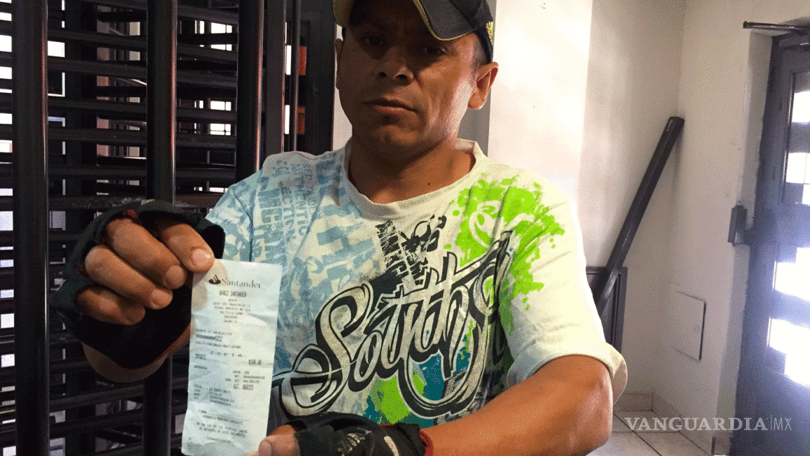 Denuncia ciudadano a gasolinera en Saltillo; afirma que exigen consumo mínimo