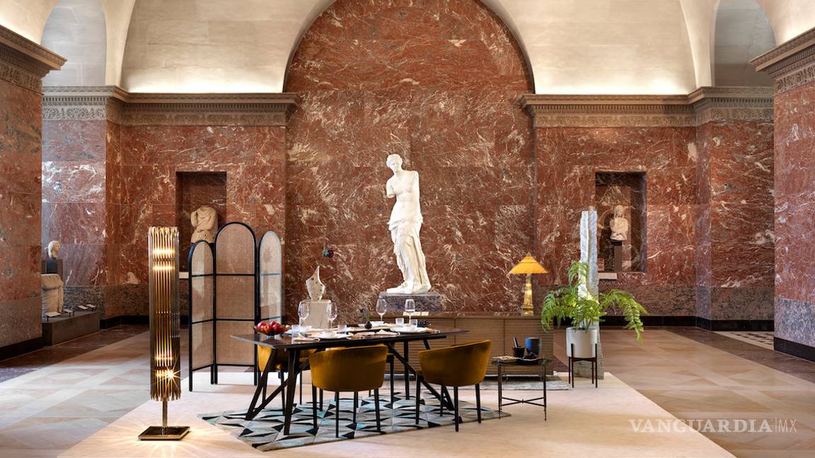 $!Airbnb ofrece a las personas la oportunidad de dormir bajo la emblemática pirámide de cristal en el Louvre de París