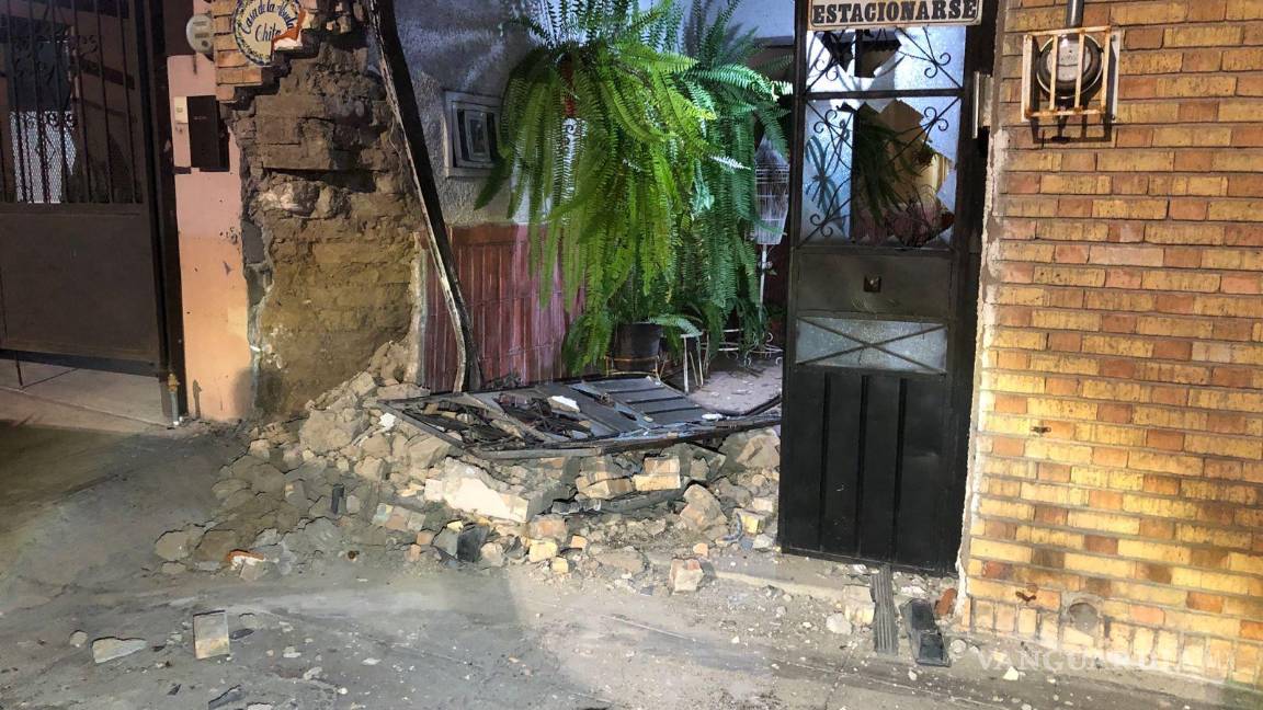 $!La dueña del domicilio llegó a un acuerdo para la reparación de los daños, por lo que la camioneta quedó en garantía de los mismos.