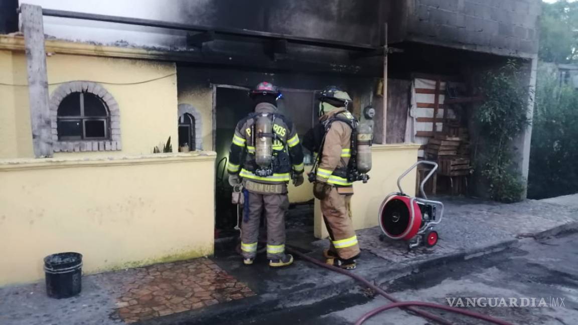 Incendio arrasa con una casa en Saltillo