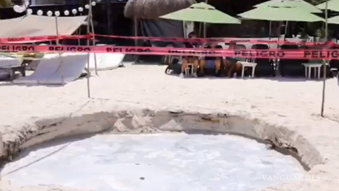 Así luce el tremendo socavón que apareció en una playa de Quintana Roo