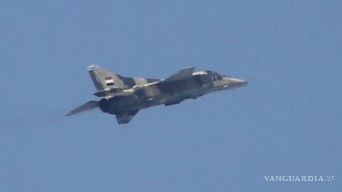 Derriban avión militar sirio cerca de la frontera con Turquía