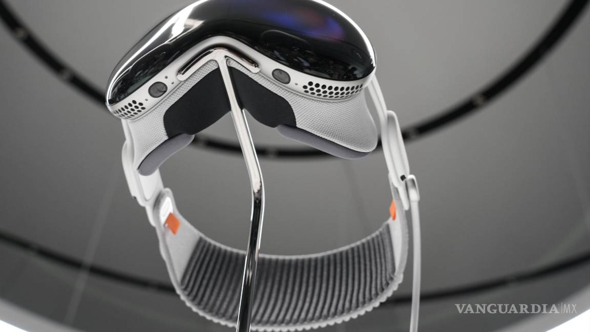 $!El Vision Pro en la sede de Apple en Cupertino, California.